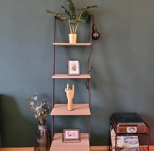 Design Altbauwohnung Mit Balkon Und Parkplatz *