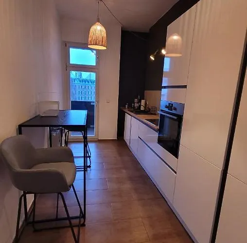 Design Altbauwohnung Mit Balkon Und Parkplatz 莱比锡