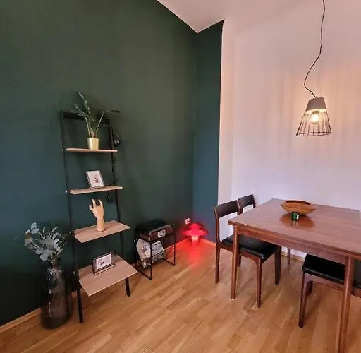 Design Altbauwohnung Mit Balkon Und Parkplatz 莱比锡