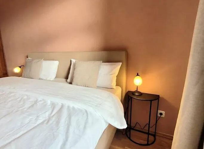 Design Altbauwohnung Mit Balkon Und Parkplatz 公寓 *