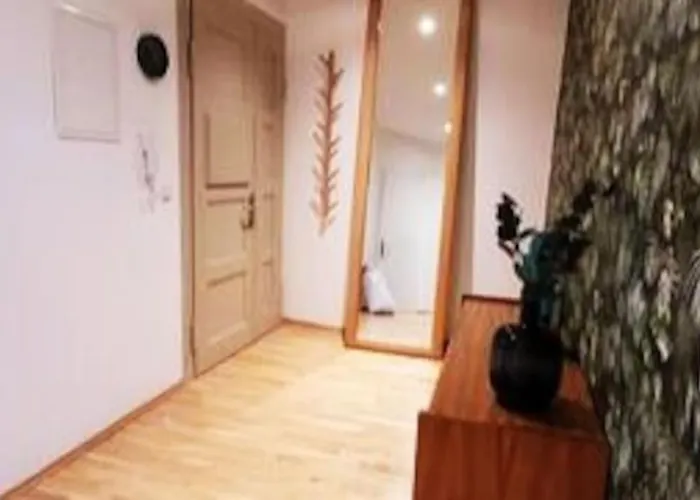 公寓 Design Altbauwohnung Mit Balkon Und Parkplatz