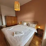 Design Altbauwohnung Mit Balkon Und Parkplatz