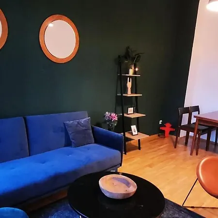 Design Altbauwohnung Mit Balkon Und Parkplatz * 라이프치히