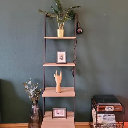 Design Altbauwohnung Mit Balkon Und Parkplatz *