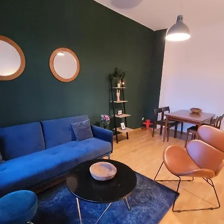 Apartamento Design Altbauwohnung Mit Balkon Und Parkplatz