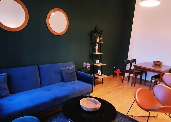 Design Altbauwohnung Mit Balkon Und Parkplatz * 라이프치히