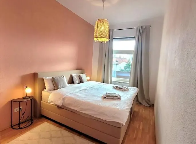 Design Altbauwohnung Mit Balkon Und Parkplatz