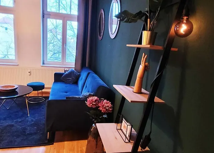 아파트 Design Altbauwohnung Mit Balkon Und Parkplatz *
