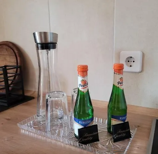 Design Altbauwohnung Mit Balkon Und Parkplatz 아파트 *